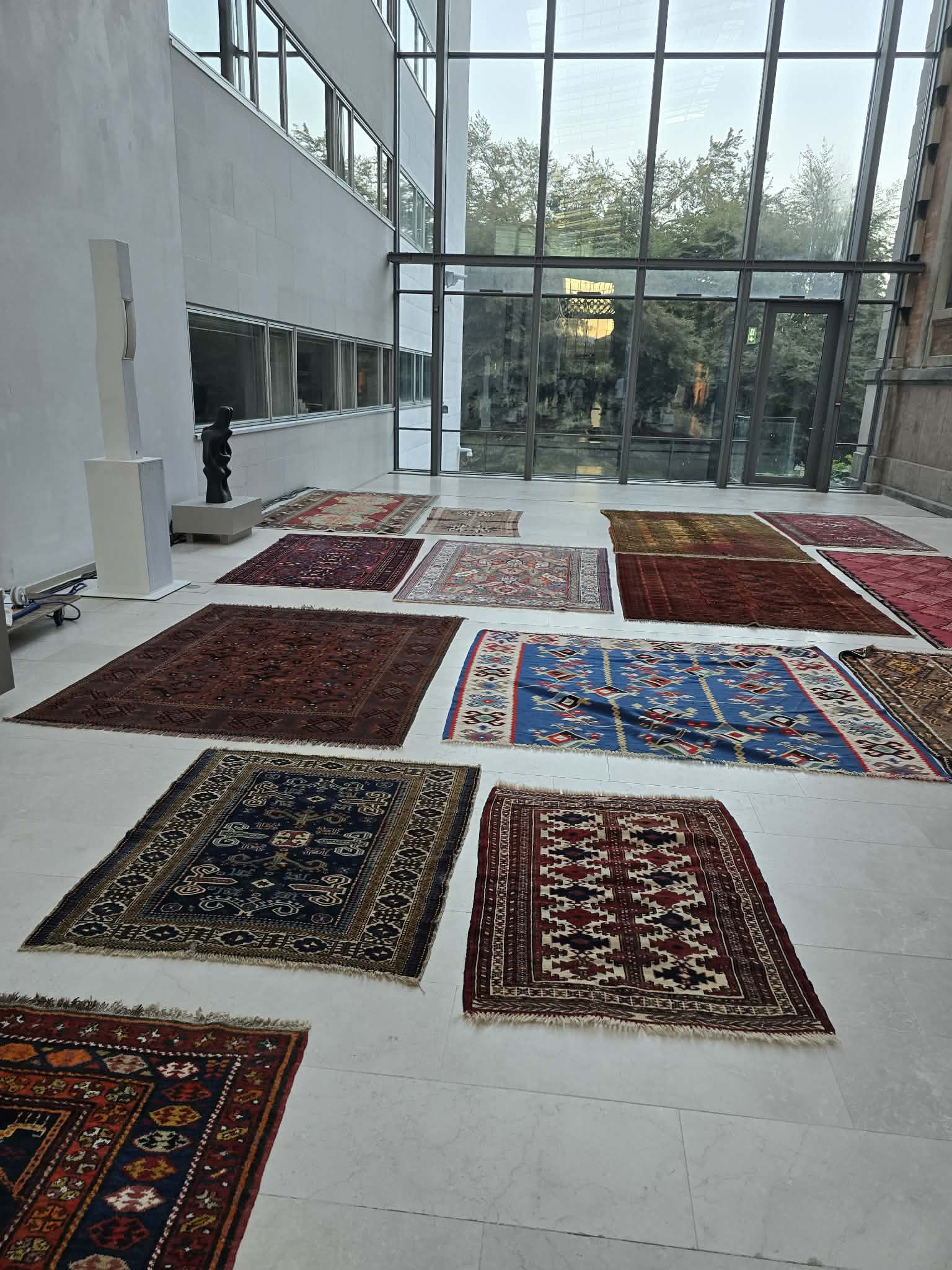 Runway sat med realrugs.dk tæpper